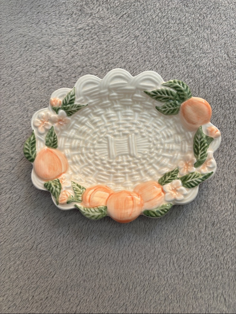 1989 Avon Peach Orchard Ceramic Dish - White and Peach